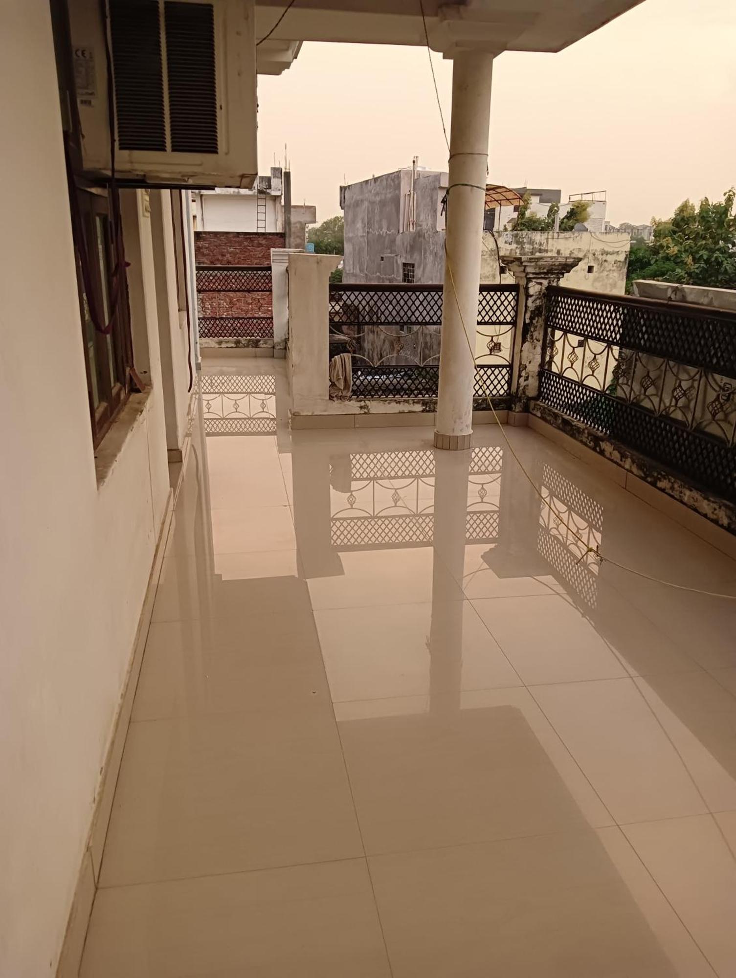 Varuna Palace Varanasi , Near Mandir & Ghat'S Buitenkant foto