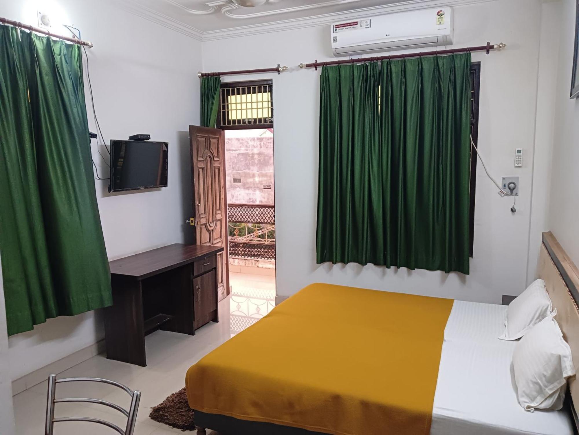 Varuna Palace Varanasi , Near Mandir & Ghat'S Buitenkant foto